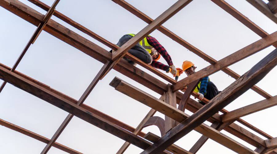 Professional gutter cleaning services in King City, CA